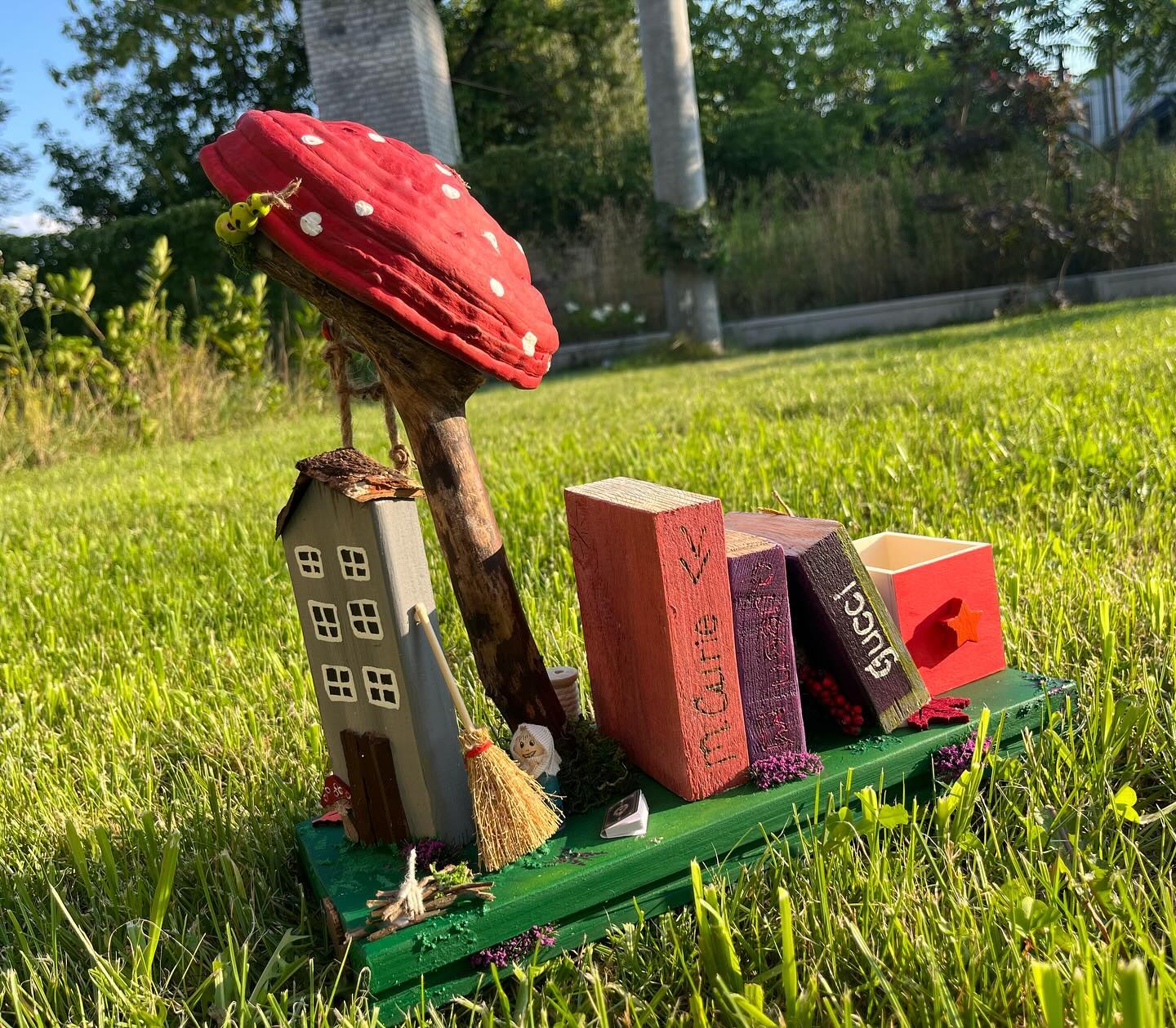 Biblioteczka Czarownicy - zdjęcie 2