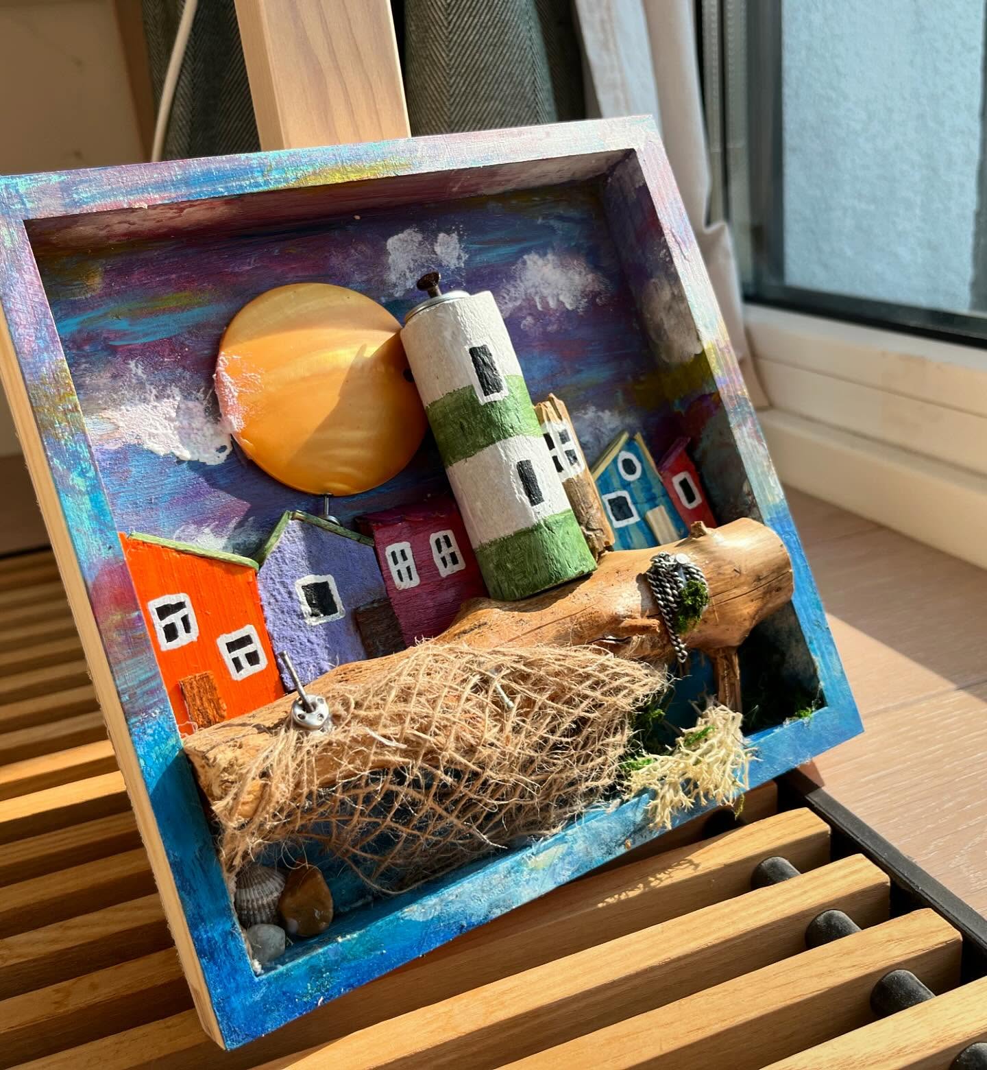 Latarnia nad Tęczowym Brzegiem - zdjęcie 3